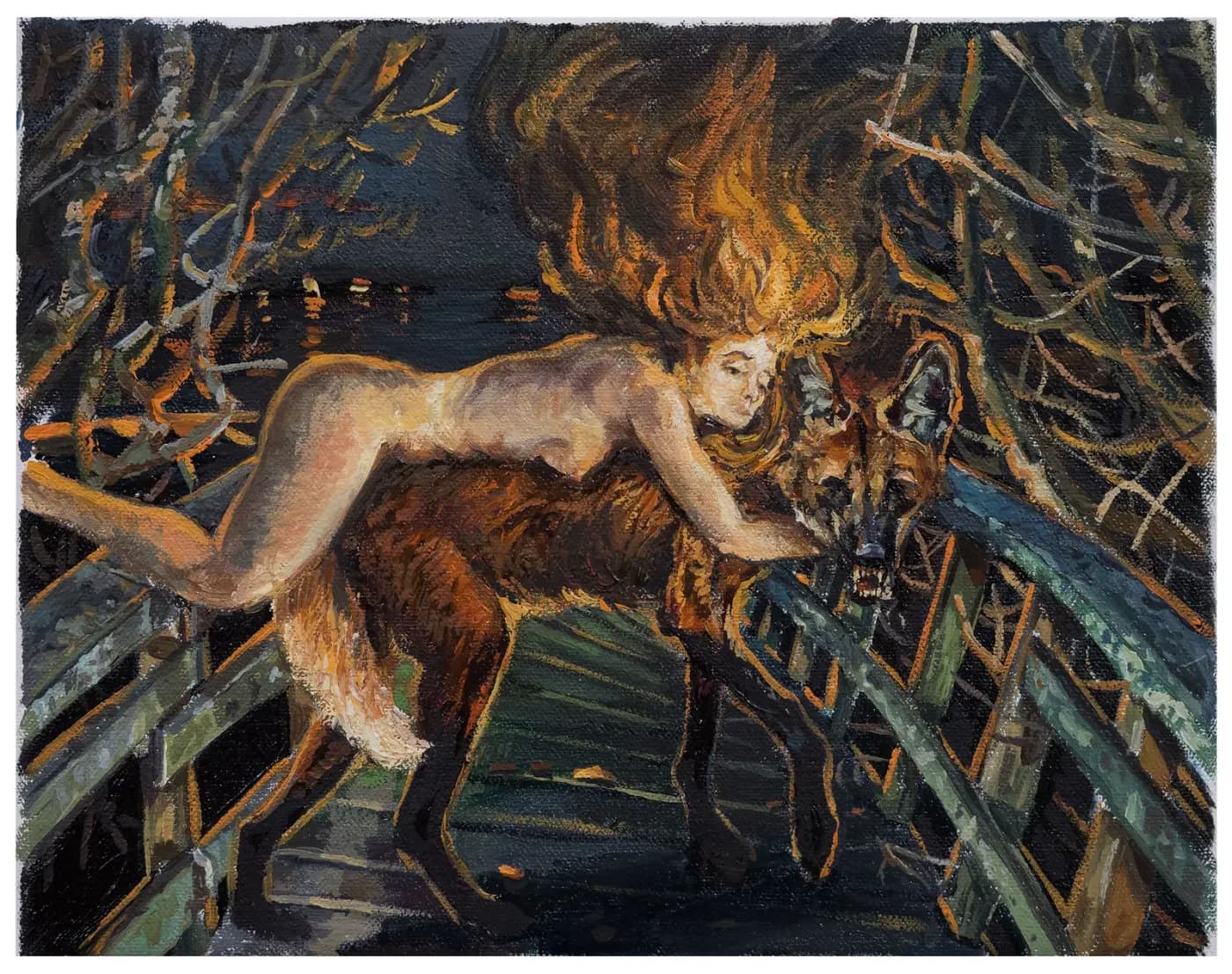 Una mujer desnuda de cabello anaranjado como una llama, recostada sobre una loba rojiza en un puente de madera oscuro.